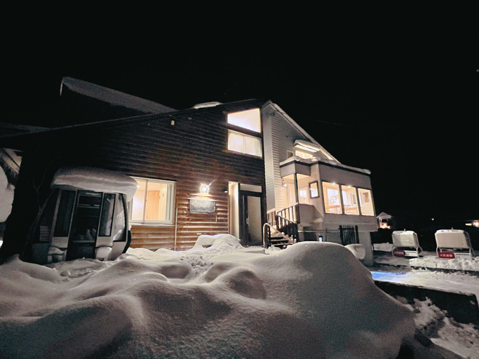Exterior & Views 2, Snowball Hostel, Furano