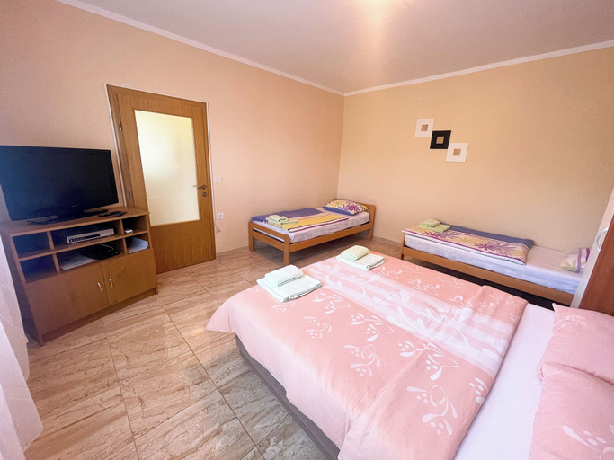 Bedroom 2, Apartment Combaj 3, Crikvenica