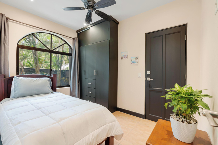 Bedroom 3, Suite 3 - Jaguar Beach & Pool 2 BR Condo, Santa Cruz