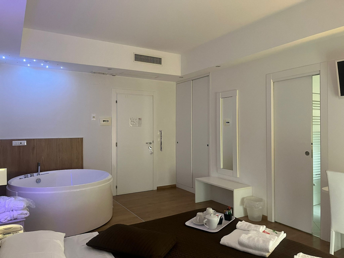 Bathroom 5, Boutique Hotel Città Bianca, Pescara