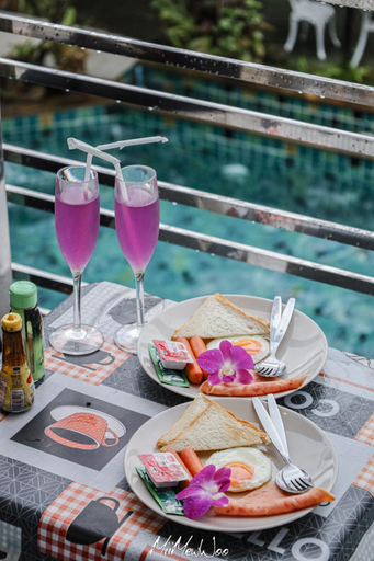 Food & Drinks