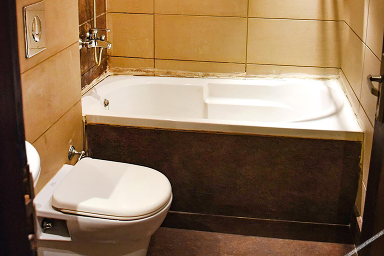Bathroom 4, FabHotel Grand Boutique, Delhi