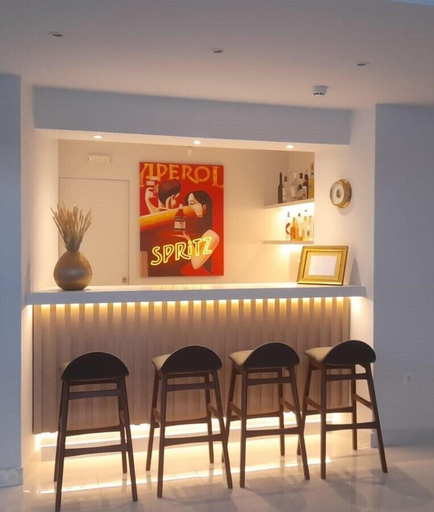 Food & Drinks 5, Gallery Central, Attica