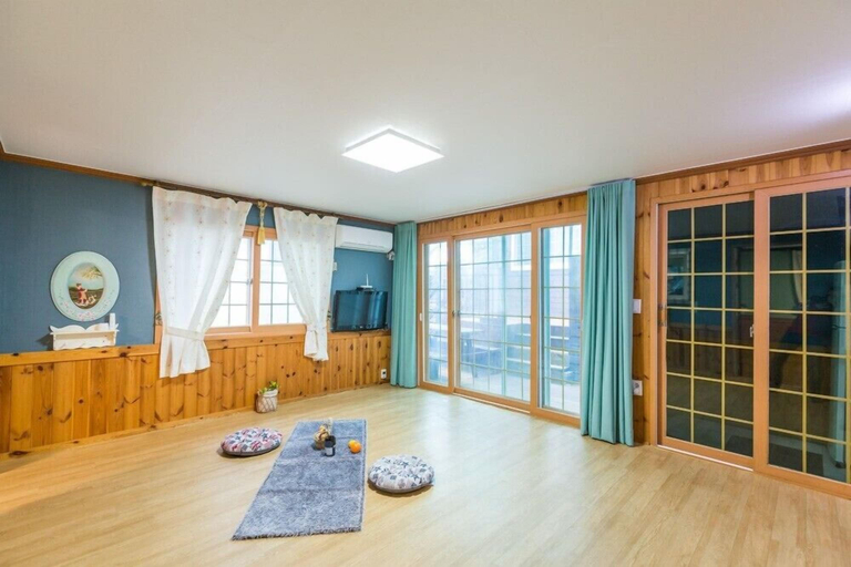 Others 5, Sora Pension, Yeongdeok