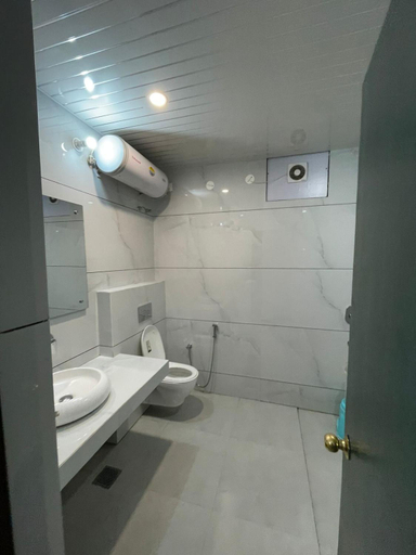 Bathroom 3, Hotel President pure vegetarian Dalhousie, Chamba