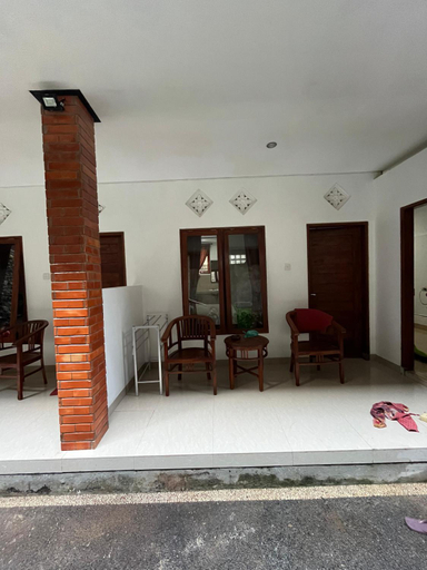 Others 3, Gusti Room, Gianyar