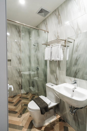 Bathroom 5, Stay Kertapati Hotel, Palembang