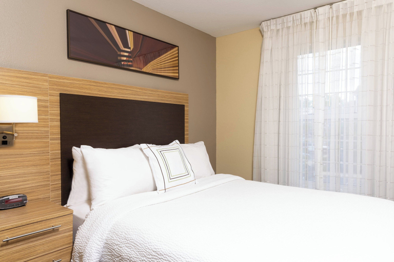 Bedroom 2, Towneplace Suites by Marriott East Lansing, Ingham
