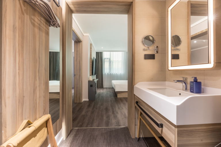 Bathroom 3, Hanting Hotel Taixing Gulou Square, Taizhou
