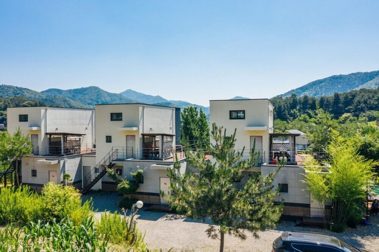 Exterior & Views 2, Huenest pension, Gapyeong