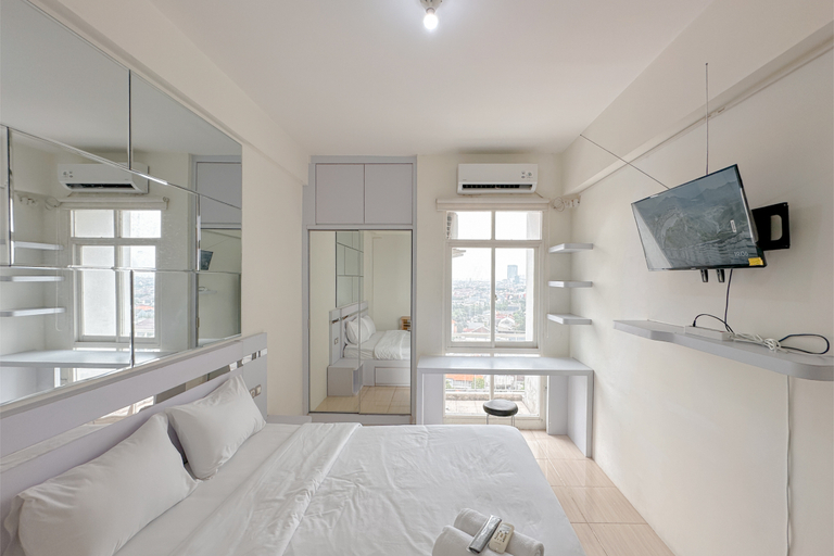 Comfortable Stay and Good Place Studio at Bale Hinggil Apartment By Travelio, Surabaya