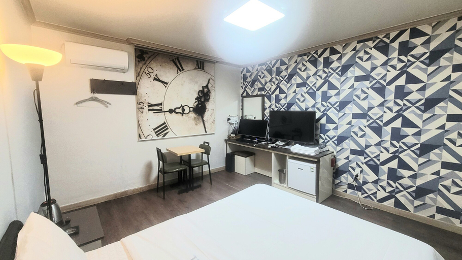 Others 4, e motel, Suncheon