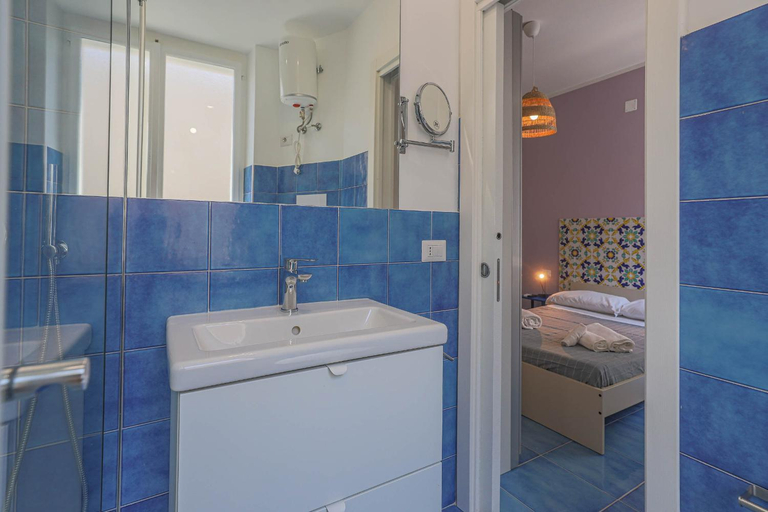 Shower 2, Amami Home - Amami Collection, Salerno