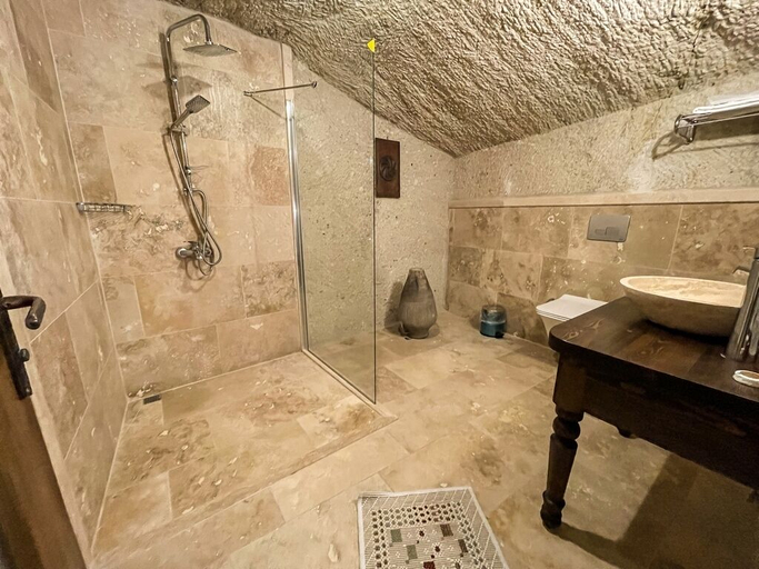 Bathroom 5, Takunya Cave Hotel, Nevşehir