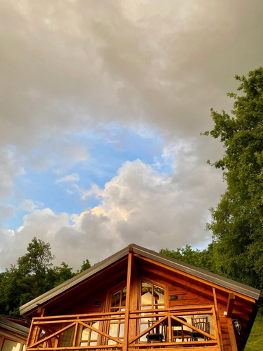Others 3, Sunset House
