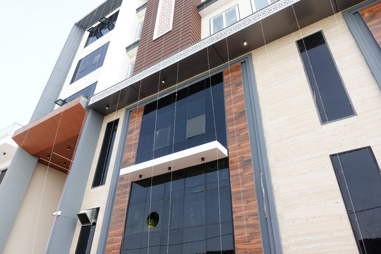 Exterior & Views 2, The Crown Leela, Pratapgarh