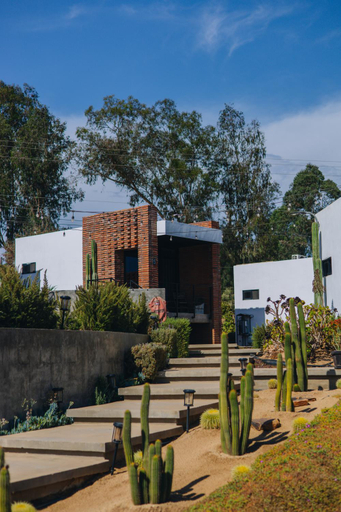 Exterior 6