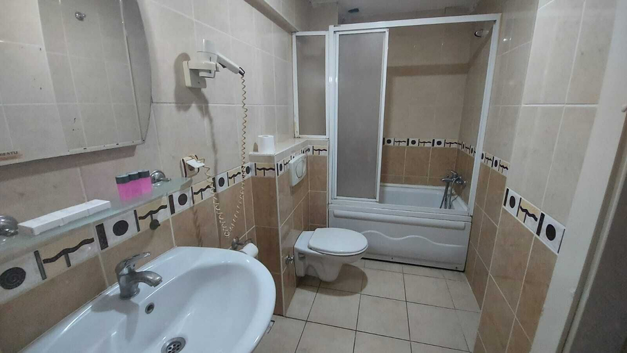 Bathroom 5, Adalı Hotel & Suites, Yıldırım