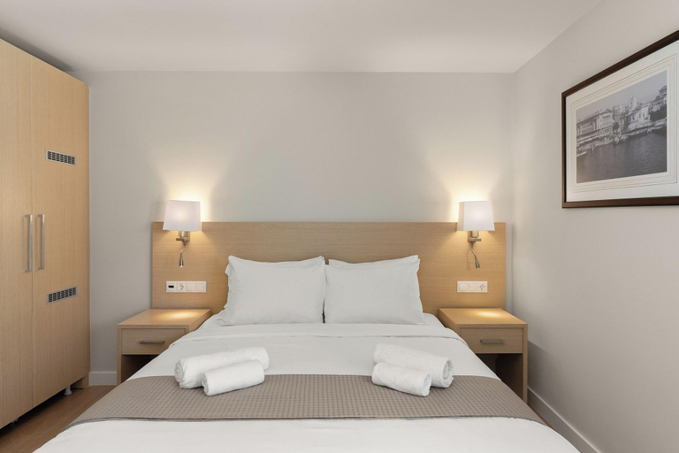 Bedroom 3, Gallery Central, Attica