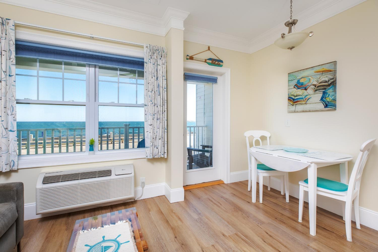 Dining Room 13