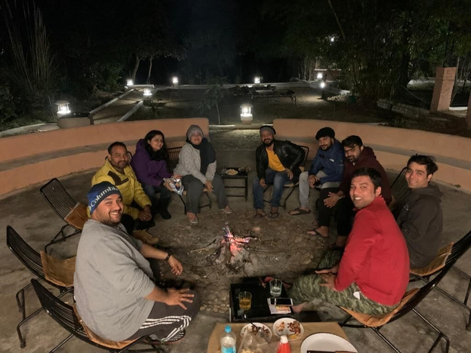 Food & Drinks 3, Taal Tiger Resort, Mandla