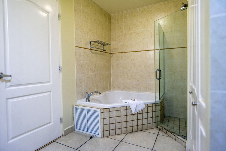 Bathroom 5, Boqueron Beach Resort