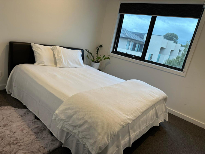 Bedroom 2, Reservior, Melbourne