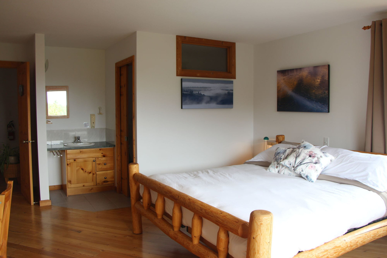 Bedroom 2, Aurum Lodge, Division No. 9