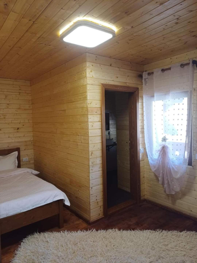 Bedroom 2, Pensiunea Vanatorul, Damuc
