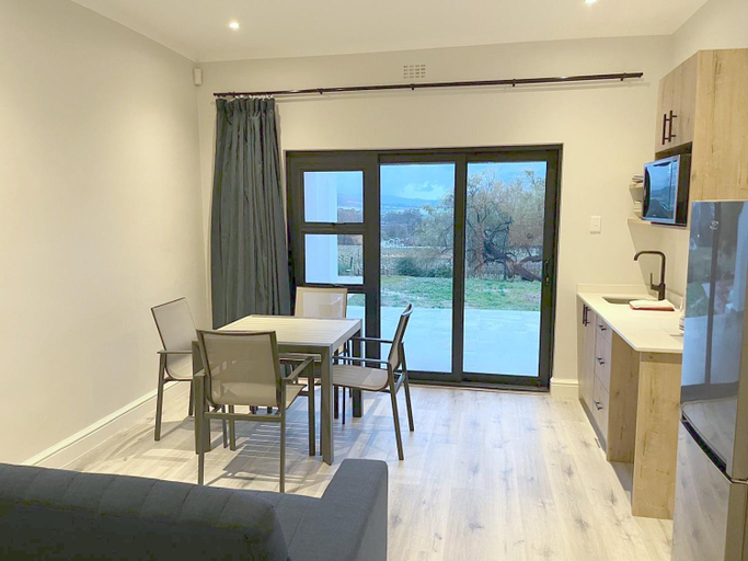 2, Topiary Wine Estate & Cottages, Cape Winelands