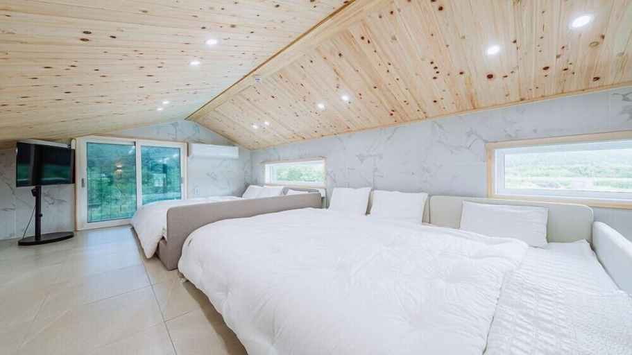 Bedroom 4, jayeonsog gong gan, Gapyeong