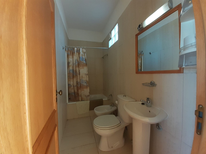 Room 2, 4 Bedrooms Arma o de Pera Private Pool Villa, Silves