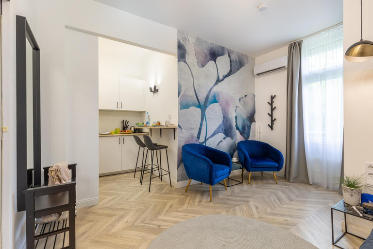 Others 3, Kiraly home by STN, Budapesti