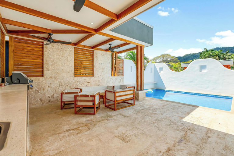 Sport & Beauty 5, 3 min to the Beach Private Pool Villa, Puntarenas