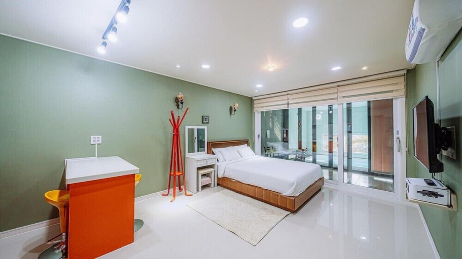 Others 4, Huenest pension, Gapyeong