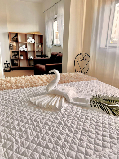 Room 5, Nice Flat 150 mt Beach With Garage, Portimão