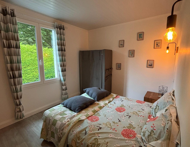 Room 4, Holiday Home in Asnelles Near D-day Beaches, Calvados