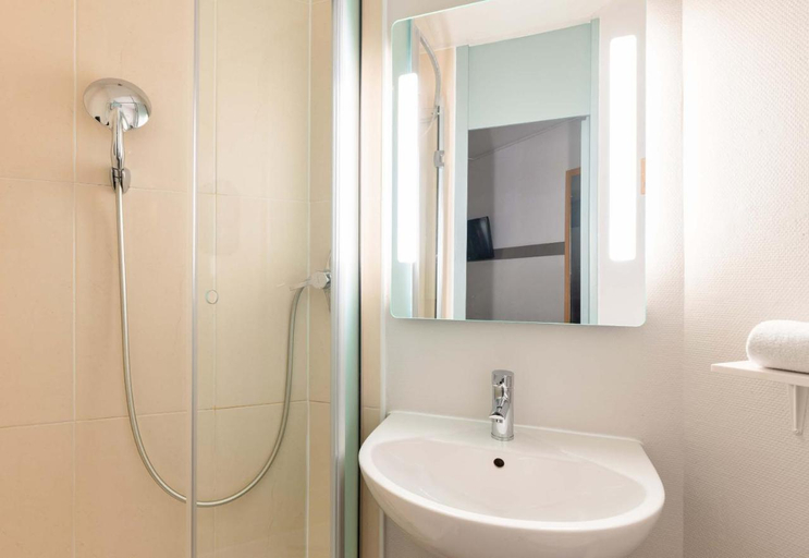Bathroom 4