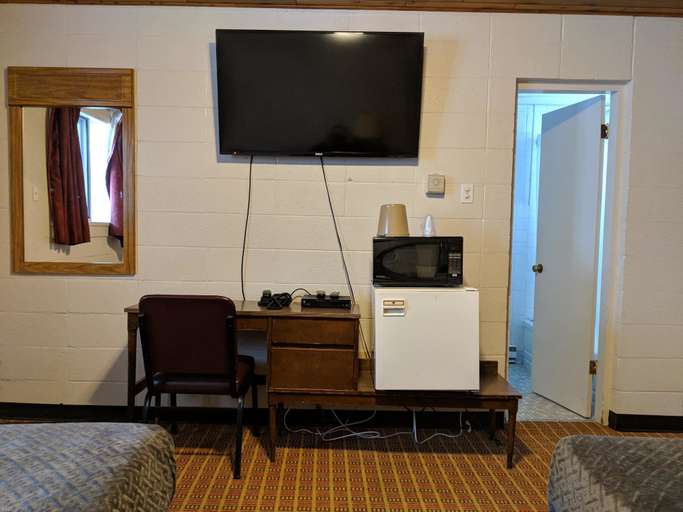 Others 5, Chalet Inn Motel, Kenora