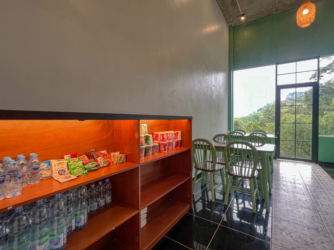 Food & Drinks 4, Urbanview Hotels Asmaraloka Umbrella, Wonosobo