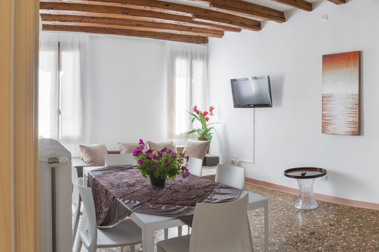 Room 4, Accademia Charm 4 by Wonderful Italy, Venezia