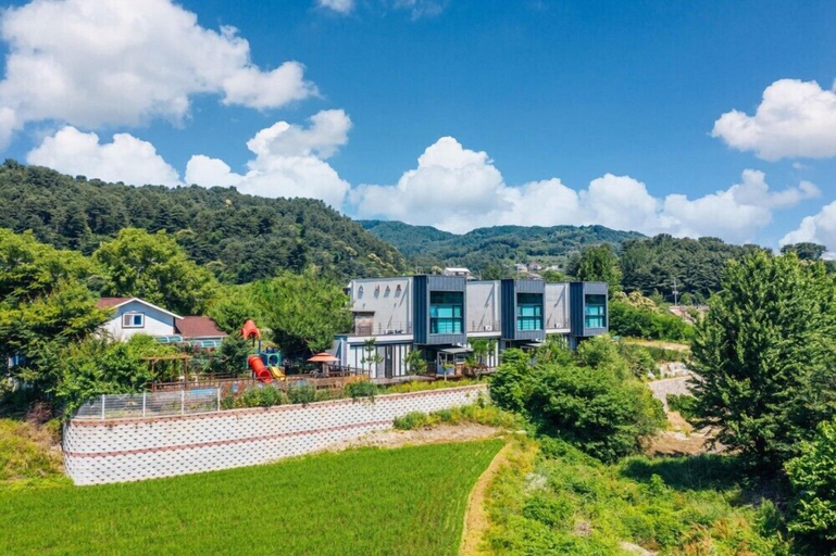 Others 5, Huenest pension, Gapyeong