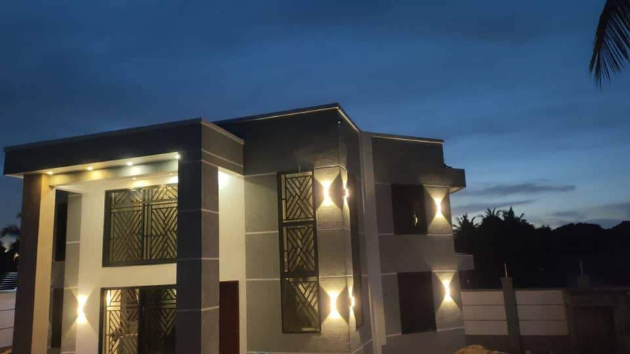 Exterior 3, Villa - Sleeps 8 - Parking - Balcony, Kinondoni