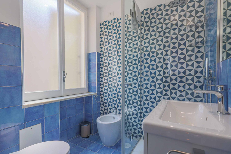 Shower 4, Amami Home - Amami Collection, Salerno