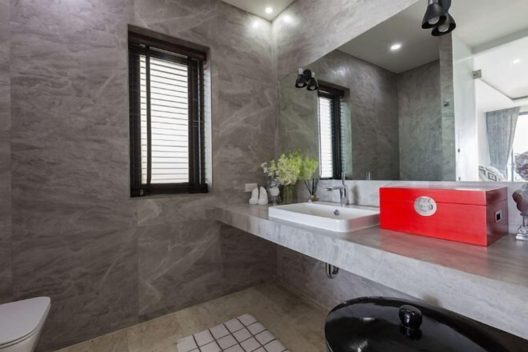 Bathroom 19