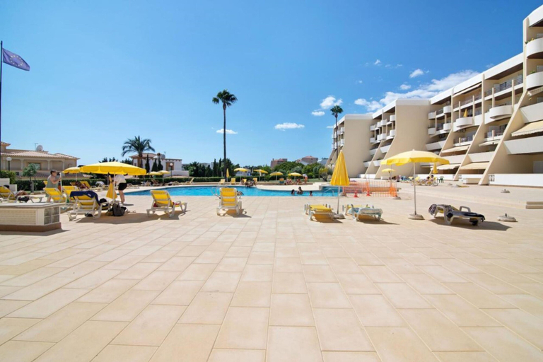 Room 4, Ground Floor Palmeira Gal Villa With Pool, Albufeira