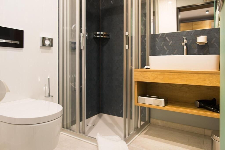 Bathroom 5, Aktivhotel Inselsberg, Gotha