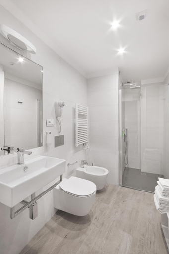 Bathroom 5, Residence Dolcemare, Savona
