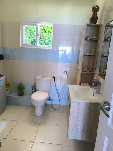 Bathroom 3, Sunset View Self Catering
