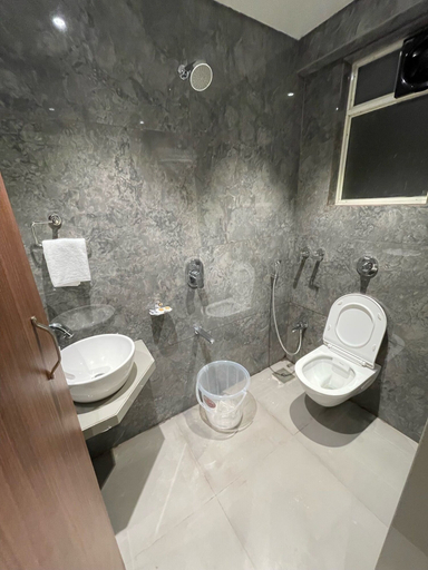 Bathroom 5, Hotel The West Coast, Palghar
